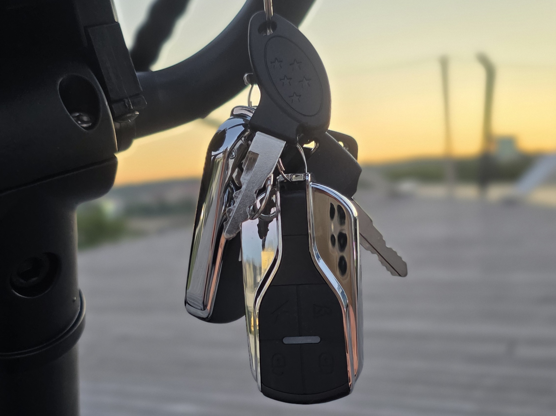 CityCoco elektrinis čioperis užvedimo rakteliai – elektrinis motoroleris su spynele